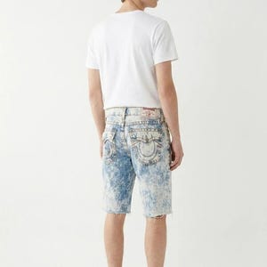 True Religion Acid Wash Shorts in Blue size W36 bild 2