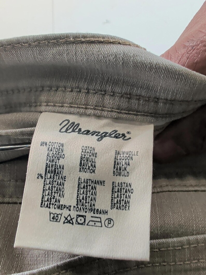 Straight Wrangler Jeans in Beige size XXL image 5