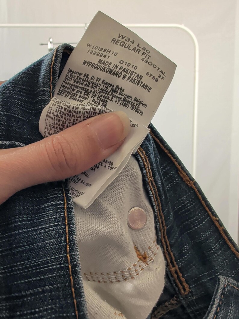 Gerade geschnittene Wrangler Jeans in Blau Normalgröße W34 Bild 6