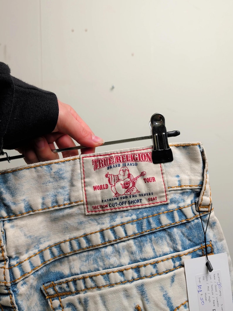 True Religion Acid Wash Shorts in Blue size W36 bild 5
