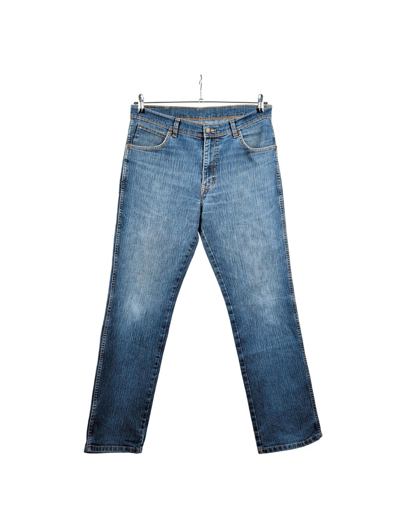 Gerade geschnittene Wrangler Jeans in Blau Normalgröße W34 Bild 3