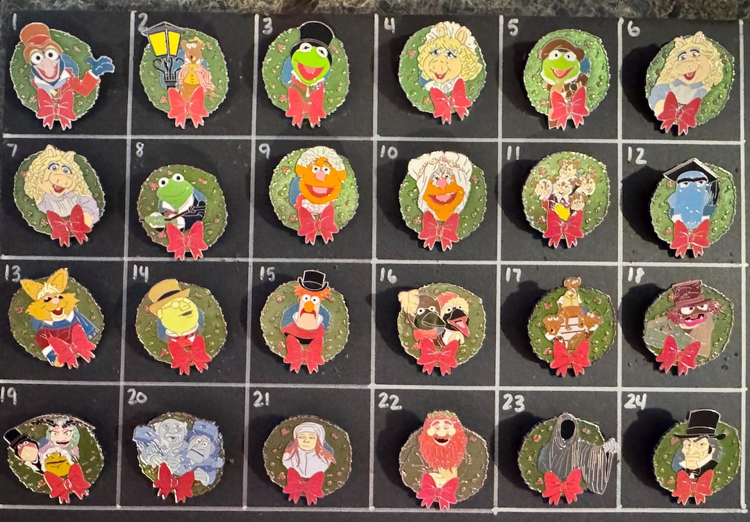 AUTHENTIC Disney Pins 24 Days Muppet Christmas Carol Advent Calendar