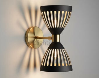 Italiaanse diabolo-wandkandelaar, messing en matzwart, modern uit het midden van de eeuw
