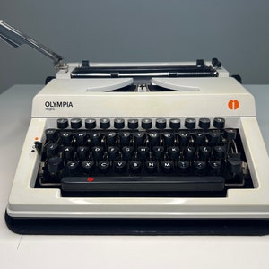 Macchina da scrivere Olympia Regina De Luxe