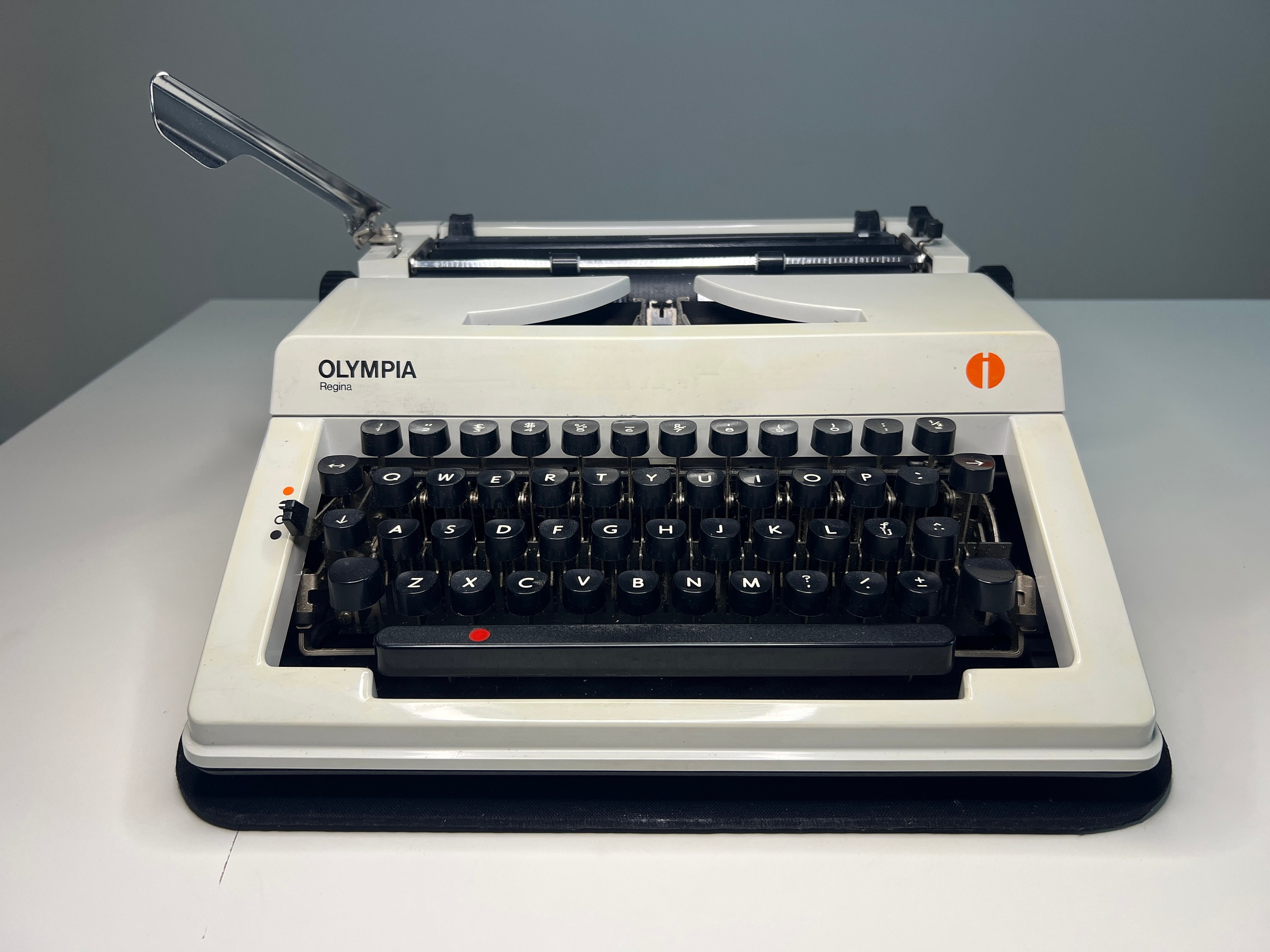 Olympia typewriter - Etsy 日本