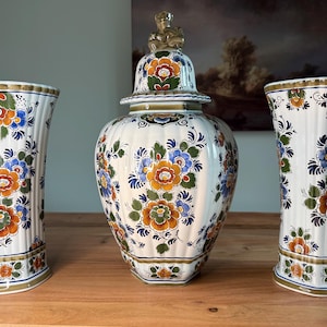 Vintage Delft Polychrome Ceramic Set – Hand-Painted Dutch Vases & Lidded Jar – Marked Holland Pottery