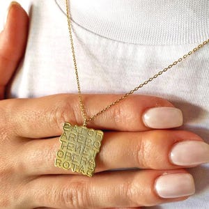 SATOR Fyrkantigt Halsband i Sterling Silver: Alkemiskt Lycka-hänge