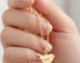 Tiny Robin Bird Necklace, Sterling Silver, Everyday jewelry, Minimalist Charm, Halloween Gift