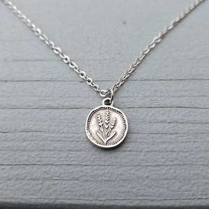Collier lavande. Cadeaux pour elle, anniversaire, demoiselles d&#39;honneur, cadeau pour maman. Noël, fête des mères. Fleur de lavande argentée