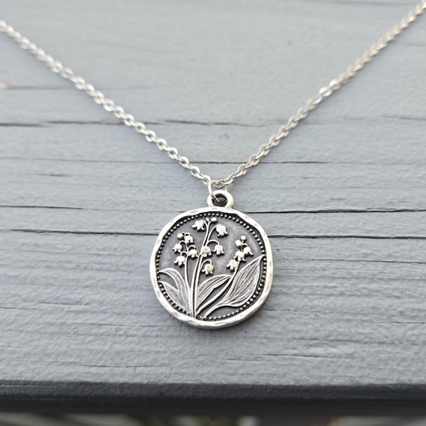 Collana con giglio della valle. Regali per lei, anniversario, compleanno, damigelle d'onore, mamma. Festa della mamma, Natale. Collana con giglio in argento.