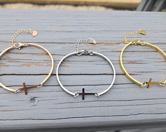 Kruisarmband. KIES JE KLEUR. Cadeau voor haar, jubileum, verjaardag, christelijk cadeau, kerst, cadeau voor moeder, cadeau voor vrouwen. Verstelbaar