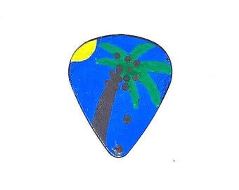 Coconut tree guitar pick