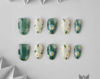 Rural Time Daisys Press On Nails by SMILINGSTYLE | Luxury Fake Nails | Reusable Nails | Handmade Nails