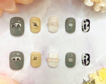 Small Japanese Crystal Rocks Press On Nails by SMILINGSTYLE | Luxury Fake Nails | Reusable Nails | Handmade Nails
