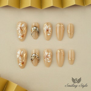 Vintage Magnolia Press On Nails by SMILINGSTYLE | Luxury Fake Nails | Reusable Nails | Handmade Nails