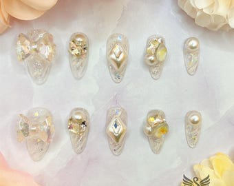 Snowy White Lovers Press On Nails by SMILINGSTYLE | Luxury Fake Nails | Reusable Nails | Handmade Nails