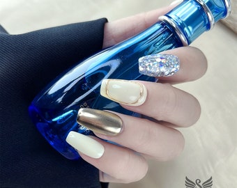 White Crystal Gift Press On Nails by SMILINGSTYLE | Luxury Fake Nails | Reusable Nails | Handmade Nails