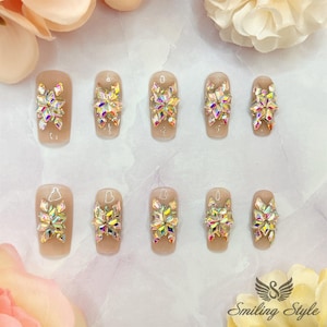 A Snowy Dream Press On Nails by SMILINGSTYLE | Luxury Fake Nails | Reusable Nails | Handmade Nails