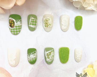 Garden of Eve Press On Nails by SMILINGSTYLE | Luxury Fake Nails | Reusable Nails | Handmade Nails