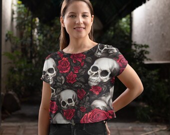Skulls & Roses Crop Tee: Edgy Gothic Style