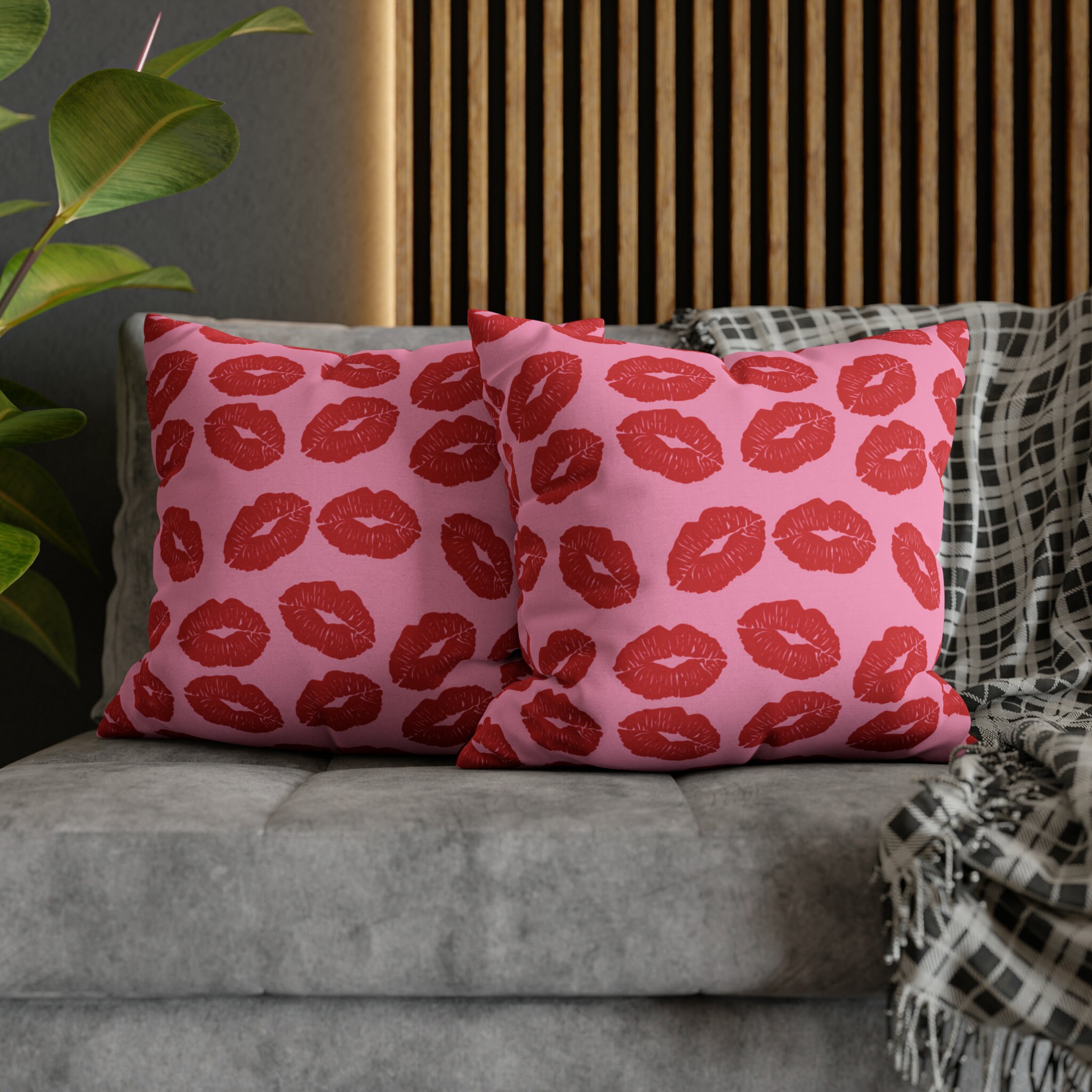 Red lips pillows sale