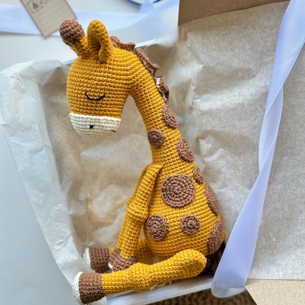 Amigurumi giraffe toy, crochet safari animal, baby shower gift, baby sleeping toy, crochet giraffe, stuffed animals