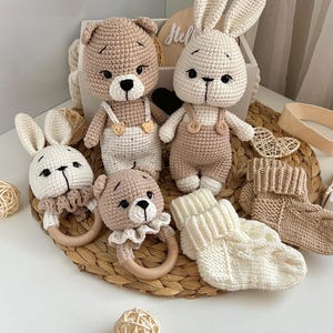 Gehäkelte Bär Spielzeug und Rassel Neugeborene Geschenk Set, handgemacht