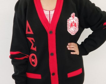 Applique brodée Delta sigma theta en polaire noire