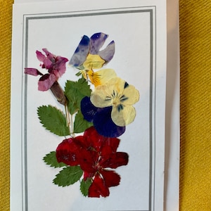 Handmade Pressed Flower Note Card: Original Floral Design
