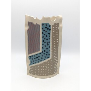 Jarrón de 8,5" de Christy Johnson, cerámica posmoderna de Memphis, estudio de arte en porcelana, década de 1980