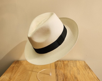 Tessuto fine (grado 8). Cappello Panama autentico tessuto a mano, realizzato in Ecuador, cappello fedora in paglia bianca.