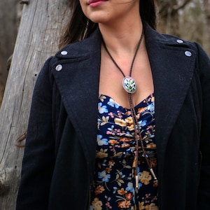 Women&#39;s Bolo Tie | Western Desert Rose Cactus Flower Country Girl Bola Tie Lariat Necklace
