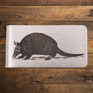 Armadillo Geldklammer - aus graviertem Edelstahl
