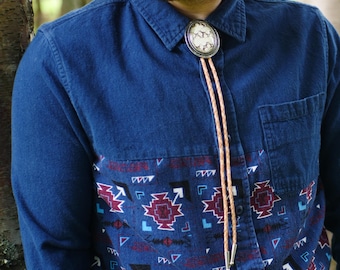 Snakeskin Bolo Tie | White & Black Western Bola Necktie