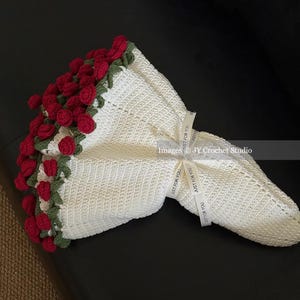 Handmade Crochet Rose Bouquet Blanket, Crochet Flower Bouquet Blanket, Soft Blanket, Mother’s Day Gift, Valentine’s Day Gift, Wedding Gift