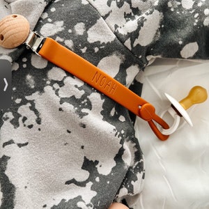 Personalized Pacifier Clip Pacifier Holder, Binky Clip, Binky Holder, Personalized Pacifier Holder, Personalized Baby GIft