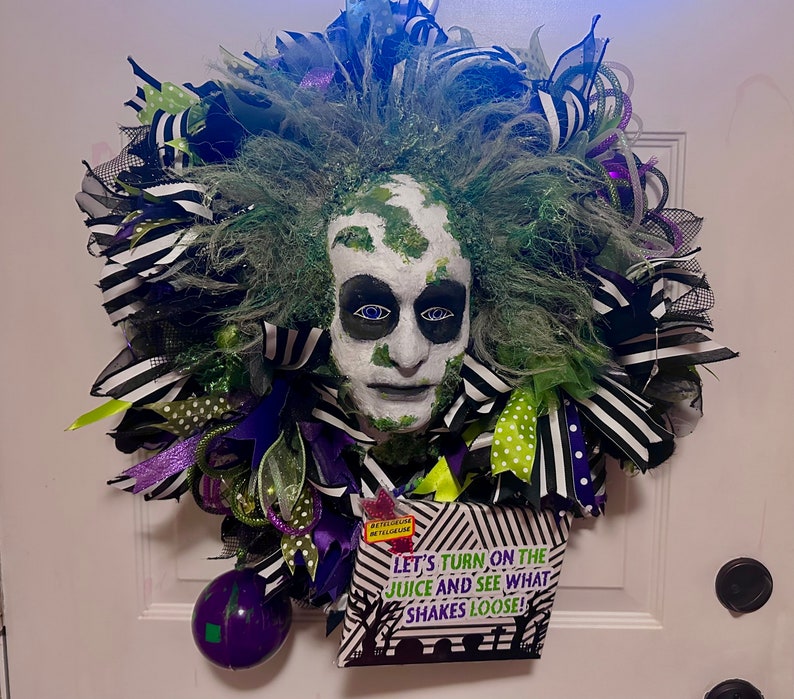 Lifelike Beetlejuice-Inspired Wreath image 3