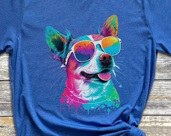 Camiseta de gafas de sol de perro, camiseta de perro de pintura, camiseta de perro lindo, cara de perro lindo, camisa de perro colorida, perro arco iris, perro con gafas de sol, camisa de perro unisex