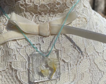 Petal necklace