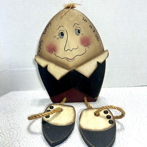 Vintage Handmade Wooden Humpty Dumpty Shelf Sitter Folk Art Primitive Handmade