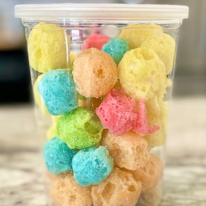 Freeze Dried Sour Gummy Poppers