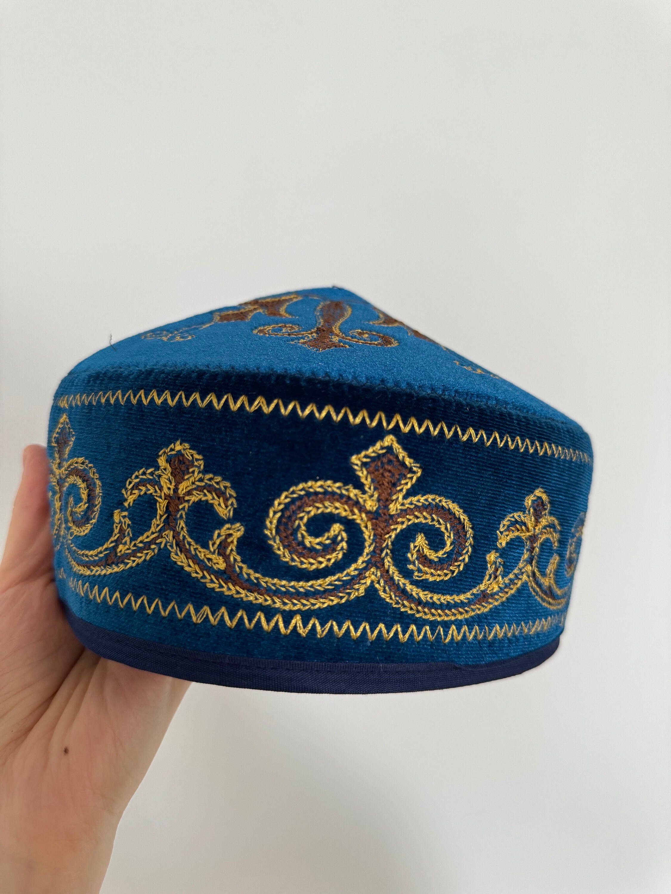 Vintage Central Asian Takia Cap - Blue Velvet & Gold Embroidery Skullcap Vintage Central Asian Takia Cap - Blue | Mercari main image 4