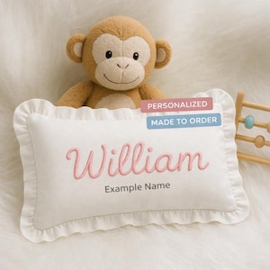 Personalisiertes Baby Namenskissen, individuell gesticktes Taufgeschenk, auf Bestellung gemachtes Taufenandenken, Babypartygeschenk