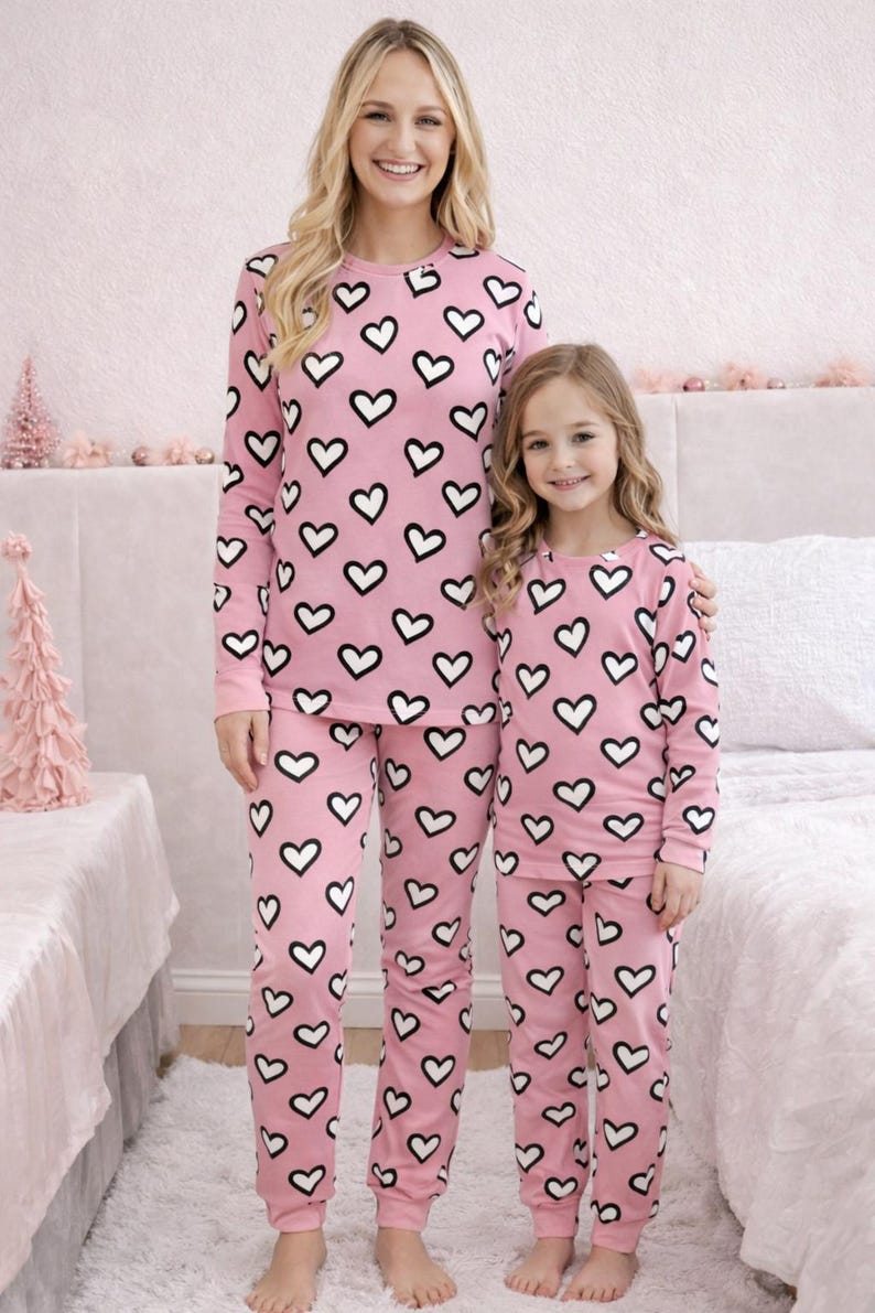 Pijamas de San Valentín para mamá y yo, pijamas a juego con estampado de corazones para madre e hija, ropa de dormir familiar bonita, conjunto de pijama Love 2