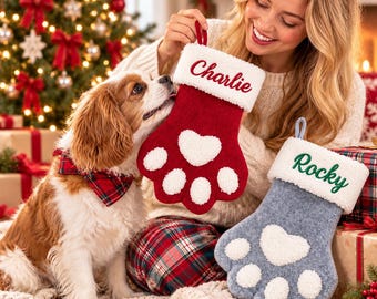 名入れ刺繍入りクリスマスストッキング、肉球デザイン、ホリデーデコレーション、名前入りカスタムペットクリスマスストッキング、ペット好きへのギフト、猫へのギフト
