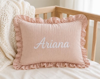 Cojín con nombre bordado y volantes hecho a mano, cojín personalizado con bordado, cojín con nombre de bebé personalizado, regalo de recuerdo para recién nacido, decoración para la habitación del bebé, regalo para baby shower