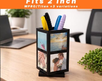 Portalápices giratorio con imán para fotos de 2 pulgadas, organizador de escritorio STL/Titan MPRO (descarga digital)