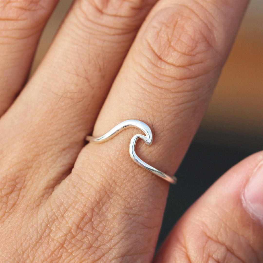 太陽が降り注ぐ海をイメージ【leah alexandra】WAVE RING Wave Ring