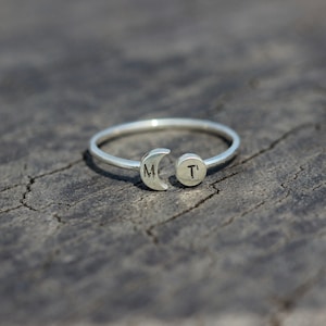 Anillo de sol y luna abierto personalizado, anillo de iniciales personalizado, anillos de él y ella, anillo de noche y día, anillo ajustable, anillo de letra de plata esterlina