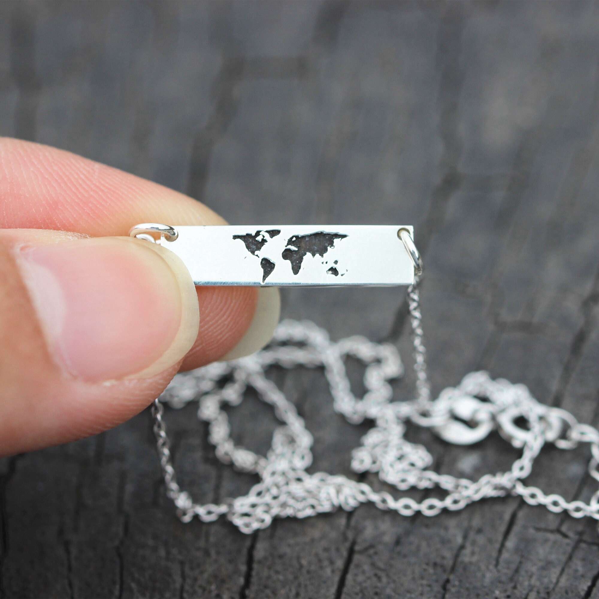 スターリングシルバー世界マップネックレスパーソナライズ名前日付大陸世界チャームペンダントWorld Traveler Loverクリスマスギフトジュ　並行輸入 : Earth Planet ネックレス レディース 18Kゴールド